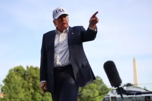 Trump Keluarkan Peringatan Keras pada Iran untuk Terima Kesepakatan Damai