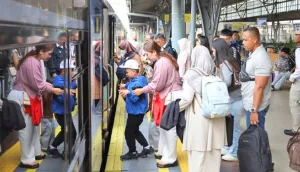 Gen Z Naik Kereta Api Demi Keberlanjutan Masa Depan
