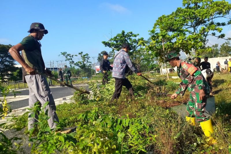 Kodim 1620 Lombok Tengah Gelar Aksi Sosial di Pasar Tradisional