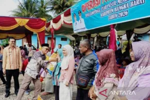 Pemkab Bangka Barat Bagikan 6.800 Paket Sembako Subsidi Jelang Idul Adha