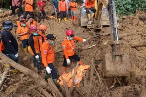 Tim SAR Kembali Evakuasi Korban Longsor di Tapanuli Selatan