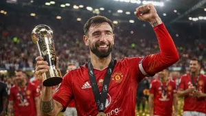 Bruno Fernandes Raih Pemain Terbaik Liga Inggris Musim Ini