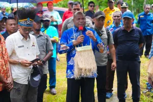 Gubernur Papua Optimistis Kampung Nelayan Merah Putih Majukan Warga Supiori