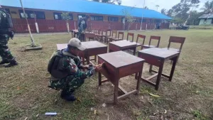 Satgas Koops TNI Habema Renovasi Sekolah di Papua, Bangkitkan Semangat Belajar Anak-anak.