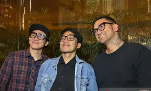 Cerita Seru Para Pemeran Film "Warkop DKI: Viralin Dong!", Desta Sariawan Pakai Gigi Palsu 