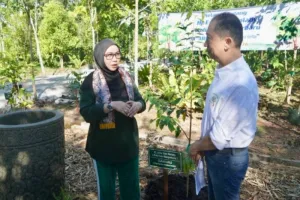 Pemerintah Kota Banjarbaru Perkuat Gerakan Kartini Hebat dengan Tanam Pohon Gaharu 
