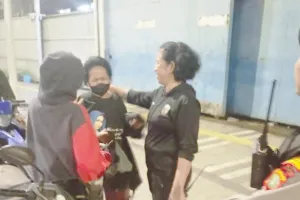 Sisir Kolong Tol MOI Sampai Subuh, 75 Polisi Gabungan Sita Barang Ini dari Jalanan Jakut