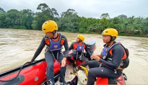 Tim SAR Cari Remaja Hanyut di Sungai Batang Merangin Jambi