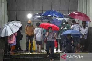Cuaca Jakarta Hari Ini, Sebagian Besar Wilayah Diguyur Hujan, Suhu Berkisar 24-30 Derajat Celsius 