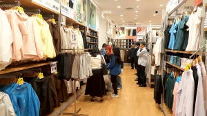 Toko Baru Uniqlo di Plaza Indonesia Tawarkan LifeWear dan Kolaborasi Circular Fashion