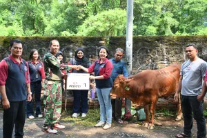 Hotel Borobudur dan Artha Graha Peduli Salurkan Kurban Sapi dan Kambing di Jakarta Pusat