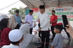 Ratusan Paket Daging Kurban untuk Masyarakat Pasaman Barat