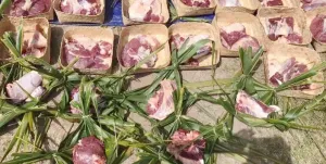 "Sarang" Kemasan Daging Kurban Warga Kulon Progo, Ternyata Terbuat dari Ini!