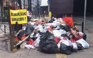 Warga Gandaria Kembangkan Alat Olah Sampah Plastik Bernilai Ekonomi
