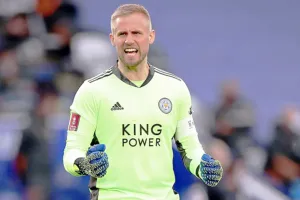 Gantung Sarung Tangan Lebih Cepat, Kasper Schmeichel Umumkan Pensiun Tragis Gara-Gara Cedera Ini