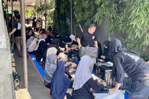 Irfan Hakim Libatkan Puluhan Panitia untuk Kemas Daging Kurban