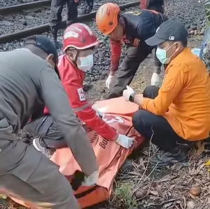 Pejalan Kaki Tewas Tertabrak KA Penataran di Perlintasan Ahmad Yani Surabaya