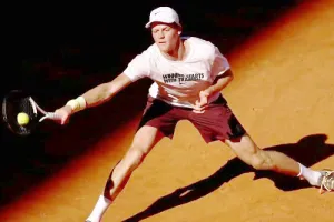 Alcaraz Absen, Sinner Tersingkir Tragis: Roland Garros 2026 Dipastikan Lahirkan Juara Kejutan!