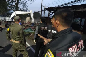 Telah Ditertibkan, Pemkab Cianjur Pastikan Tak Ada Lagi Kios Beroperasi di Jalur Puncak