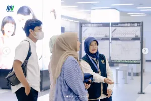 Peringati Hari Lansia, MRT Jakarta Libatkan Lansia Jadi Petugas Stasiun