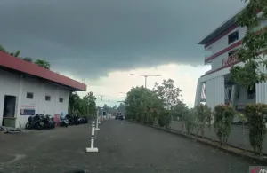 Potensi Hujan Lebat Disertai Angin Kencang di Wilayah Sulut