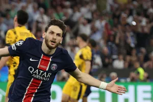 Kvaratskhelia Dinobatkan sebagai Pemain Terbaik Liga Champions Musim Ini
