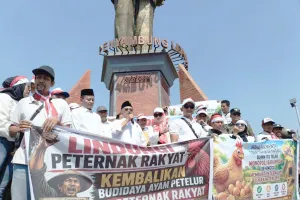 Peternak Rakyat Blitar Raya Gelar Aksi Protes Harga Telur Anjlok dan Pakan Mahal