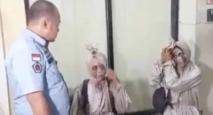 Pocong Pengemis Ditangkap Sudinsos Jaktim, Terinspirasi dari Tren Medsos, Penghasilan Fantastis Sehari Bisa Rp200 Ribu