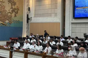 Pertumbuhan Pariwisata Haru...