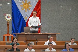 Presiden Marcos Jr Desak Pa...