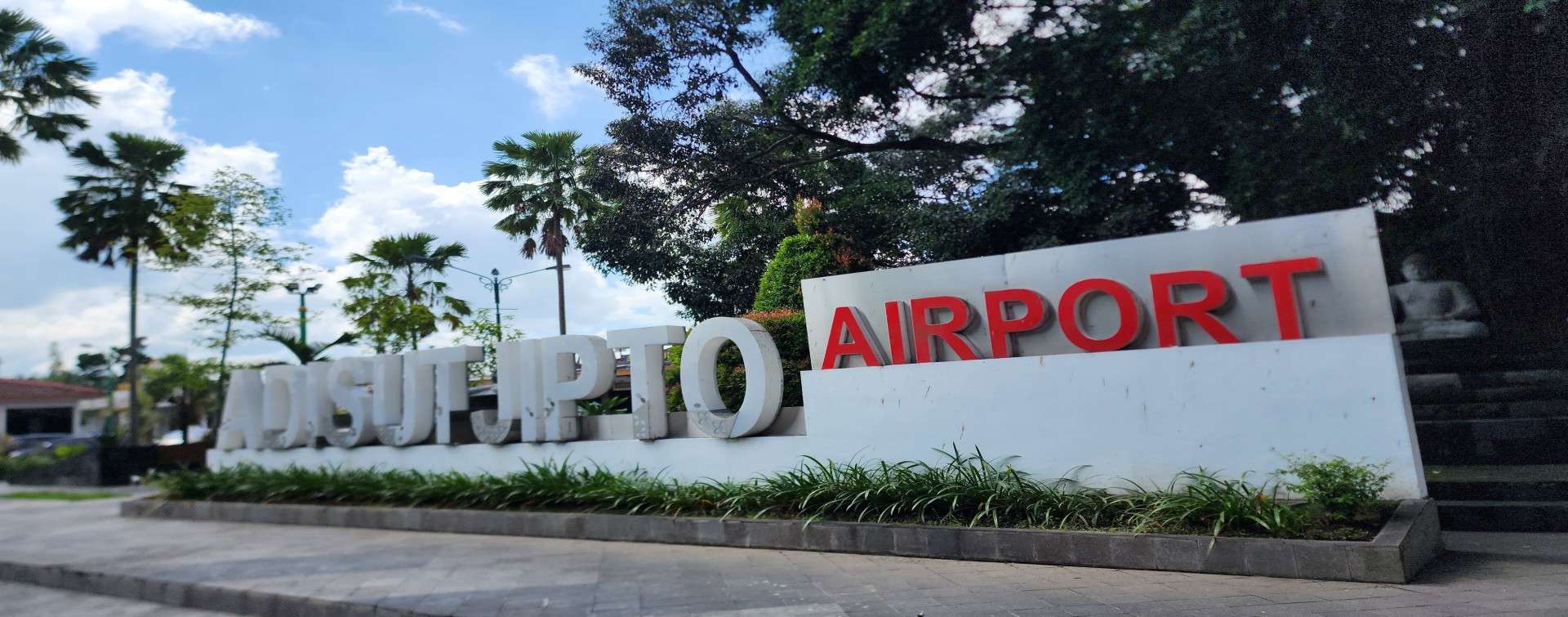 Adisutjipto Masih Beroperasi, Sultan Buka Peluang Optimal...
