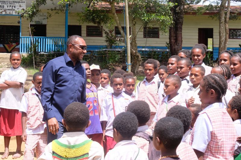 Kepala BGN Baru Diminta Fokus Benahi MBG Papua      