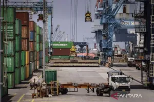 Pasar Domestik Diserbu Produk Impor, Nasib Industri Lokal Terancam?