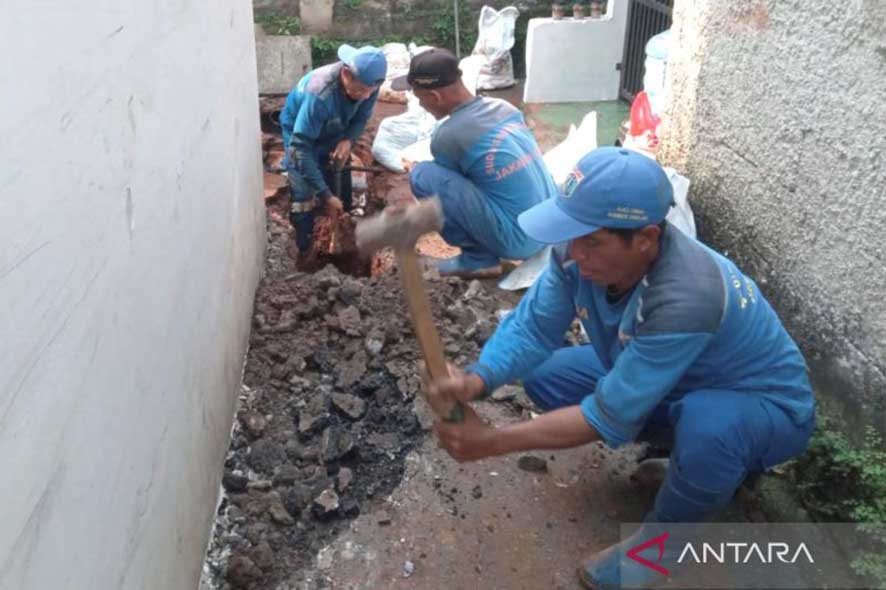 Revitalisasi Saluran Air di Batu Ampar untuk Mencegah Banjir