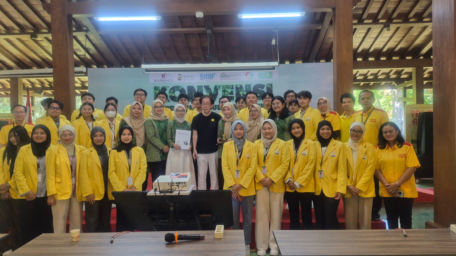 Mahasiswa Kedokteran UNNES Belajar Riset Herbal 