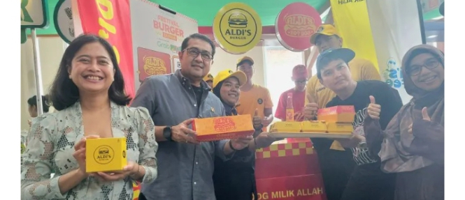 Menteri Ekraf: Komunitas Berperan Penting Dalam Membantu ...