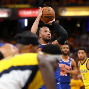 Knicks Tahan Kebangkitan Spurs, Menang Dramatis 105-104 dan Unggul 2-0 di Final NBA