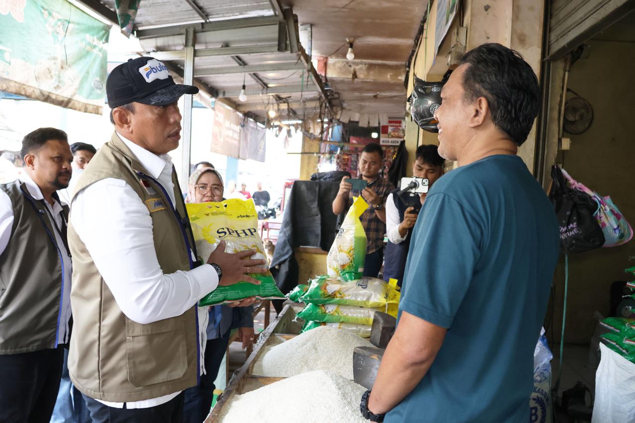 Bantuan Pangan 60% Cair! 20 Juta Warga Sudah Terima Beras Bulog