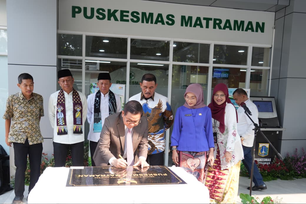 Gubernur DKI Resmikan Gedung Baru Puskesmas Kecamatan Mat...