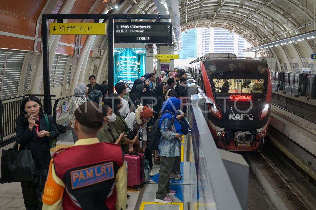Urai Kepadatan, LRT Jabodebek Tambah Frekuensi Perjalanan...