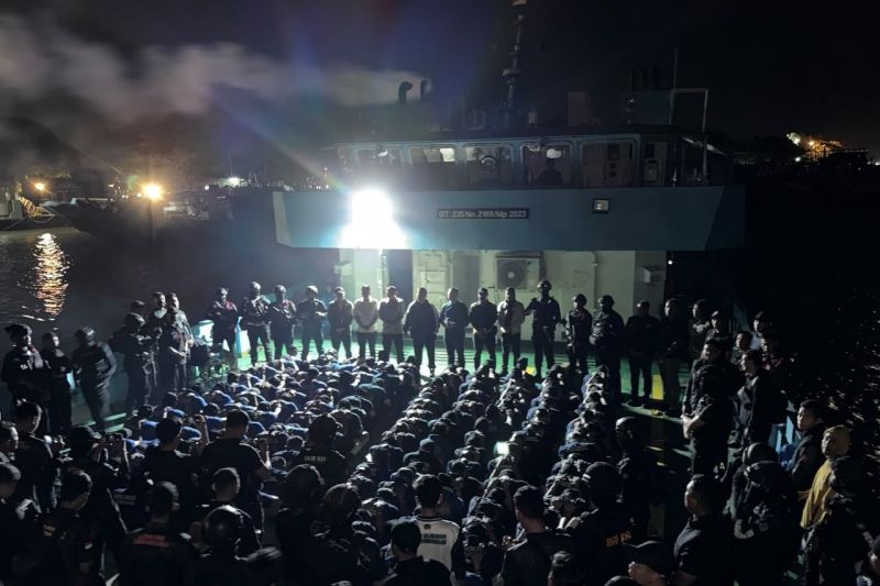 2.834 Narapidana Berisiko Tinggi Dipindahkan ke Nusakamba...