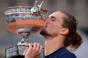 Alexander Zverev Raih Gelar Grand Slam Pertama di Roland Garros