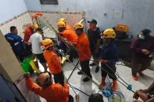 BPBD Ponorogo Berhasil Evakuasi Remaja yang Terjatuh ke Sumur 25 Meter