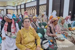 Jamaah Haji Kloter 9 Debarkasi Makassar Tiba di Tanah Air