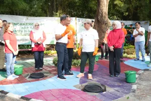 Pramono: Pengelolaan Sampah Harus Dimulai dari Rumah Tangga
