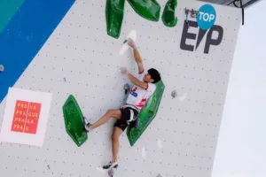 Putra Tri Ramadan Sukses Menyabet Emas di World Climbing Series Praha 2026