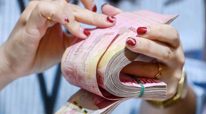Rupiah Anjlok? Ini Cara Atur Duit Anda Biar Nggak Tekor!