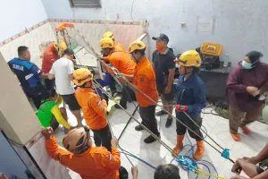 Tiba-tiba Hilang Saat Bersih-bersih Rumah, Remaja Ponorogo Ini Ternyata Terjebak di Sumur 25 Meter!