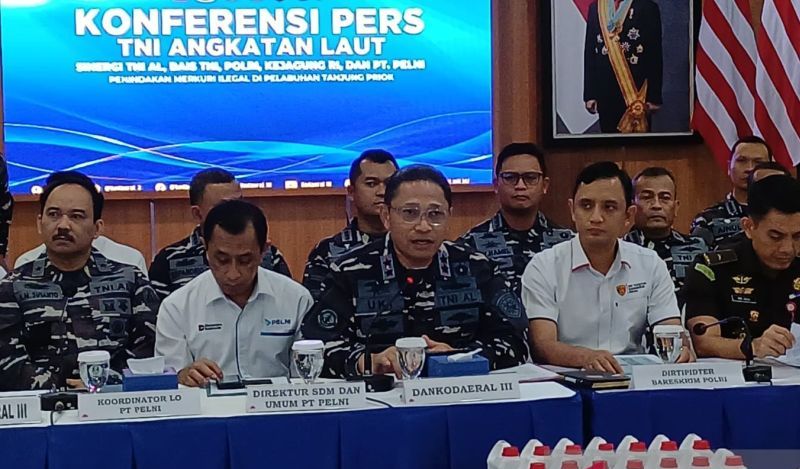 TNI AL Gagalkan Penyelundupan Merkuri yang Dikemas sebaga...