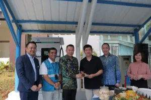 Asik, Sekarang di Aston Sen...
